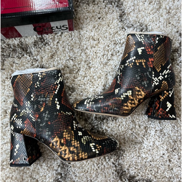 Circus by Sam elderman booties - Picture 2 of 5